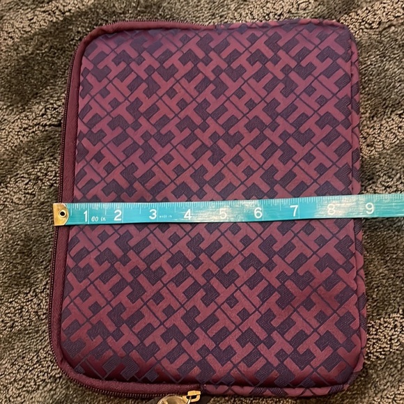 ❤️2/$15 or 3/$21❤️ NWT Tommy Hilfiger Tech Zip Case - Picture 10 of 10